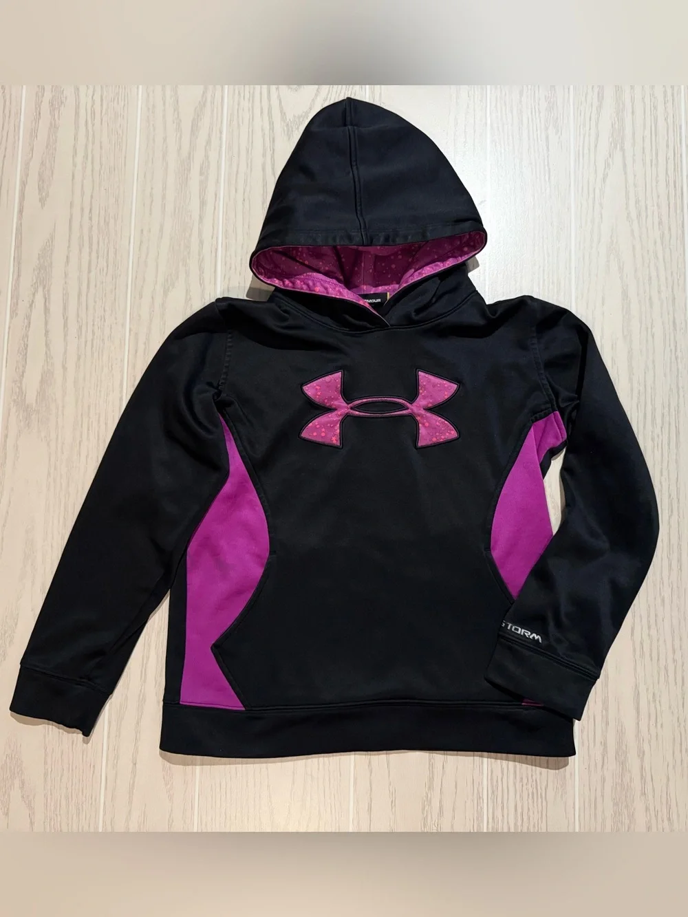 Under Armour Storm Girls Hoodie Youth M Black‎ Purple Pullover Sweatshirt